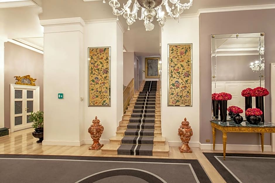 Hotel Savoy