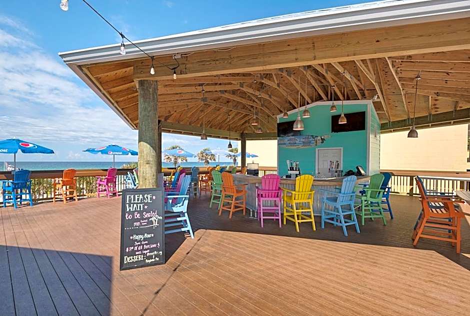 Ramada by Wyndham Panama City Beach / Beachfront