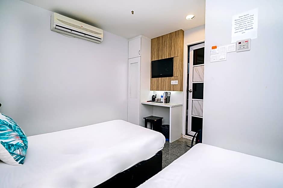 Swing & Pillows - Subang SS15