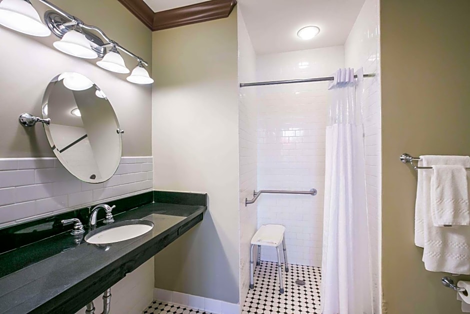 Water Street Hotel & Marina, Ascend Hotel Collection
