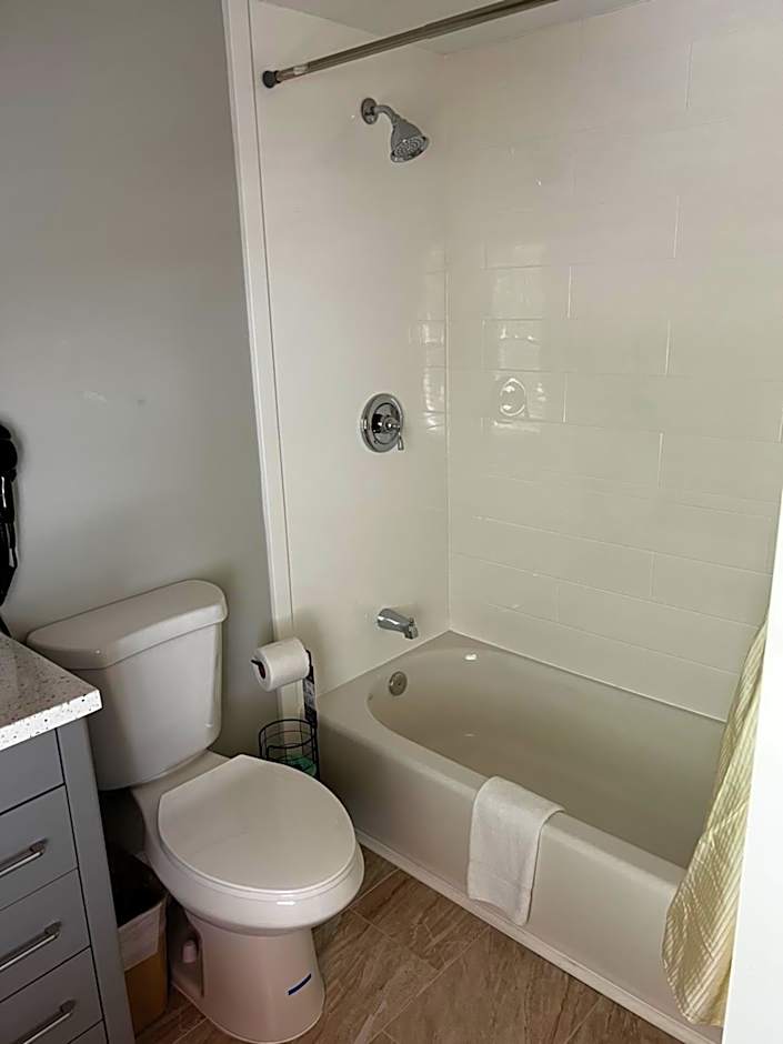 Captains Quarters Motel & Conference Center