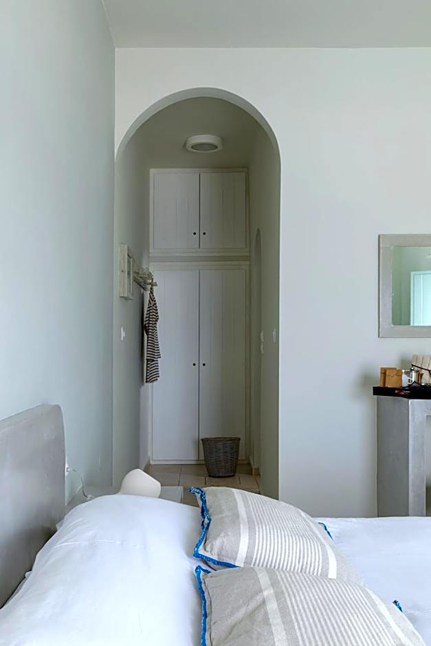 Blue Dolphins Apartments