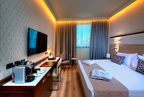 Superior King Bed