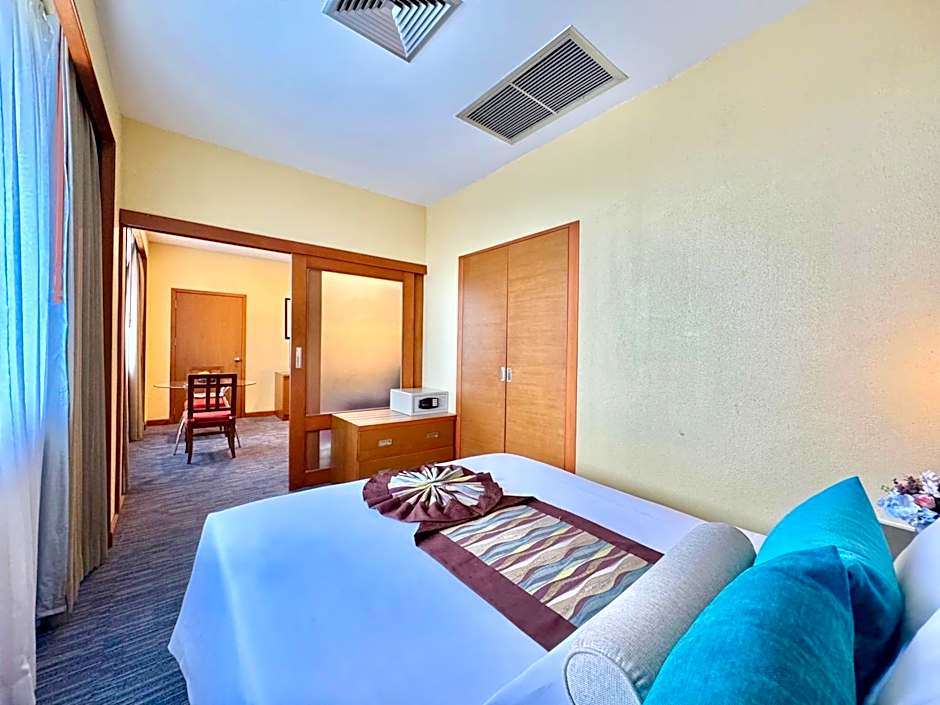 Photo 1 of 9 of Junior Suite