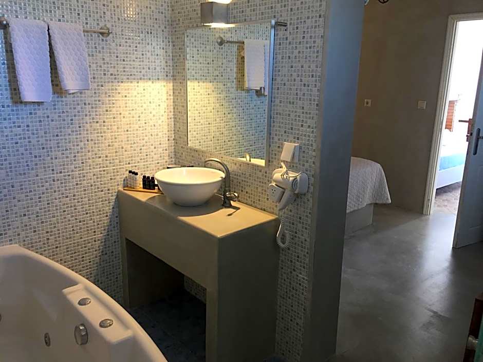 Eight Dimensions Capari Suites Elafonisos