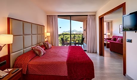 JUNIOR SUITE SUPERIOR 2 ADULTS + 2 CHILDREN