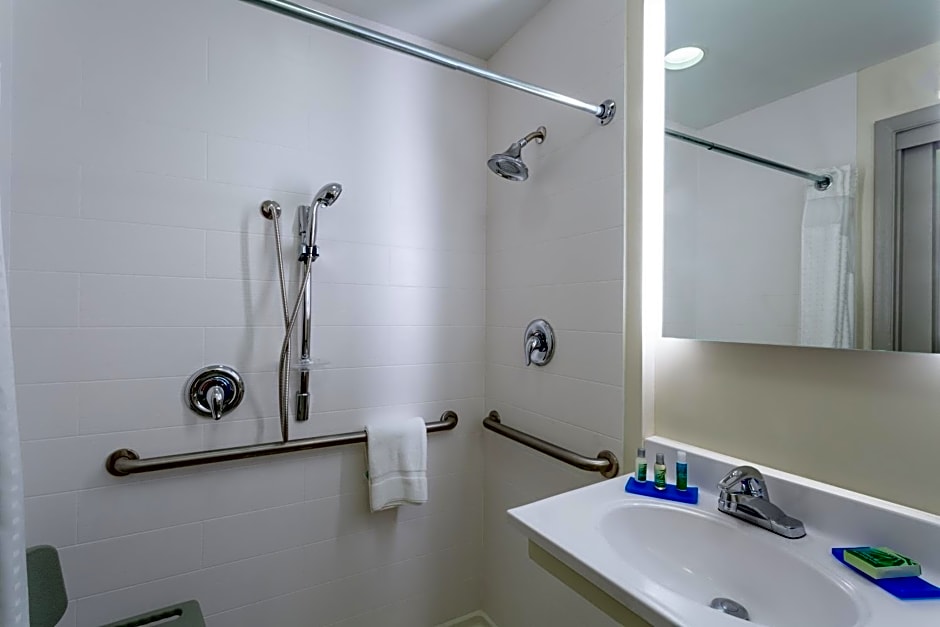 Holiday Inn Express Hotel & Suites Philadelphia - King of Prussia by IHG