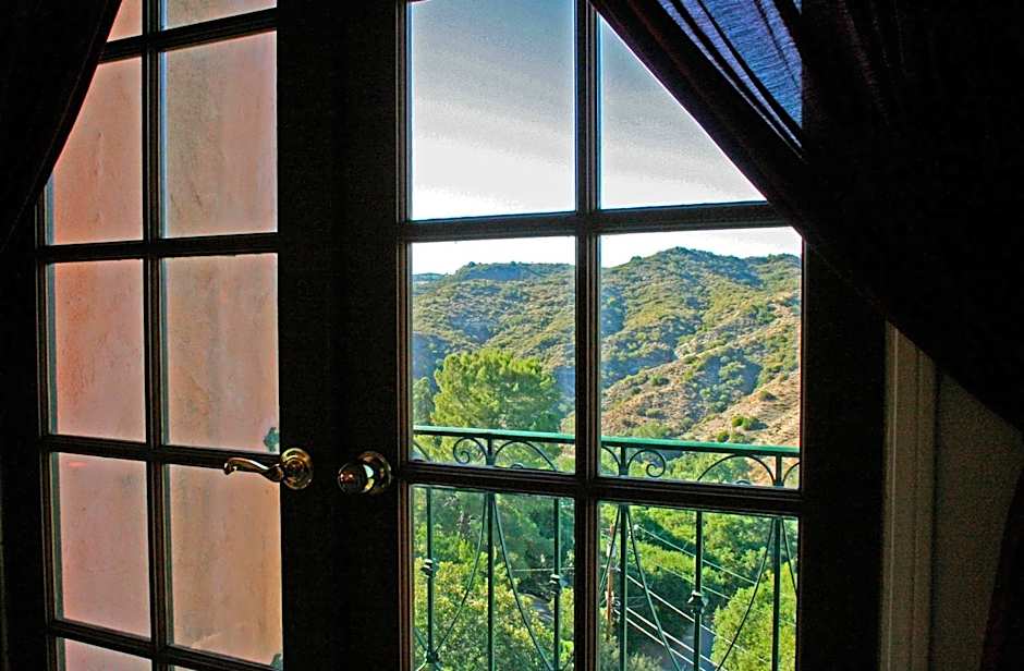 Topanga Canyon Inn Bed and Breakfast