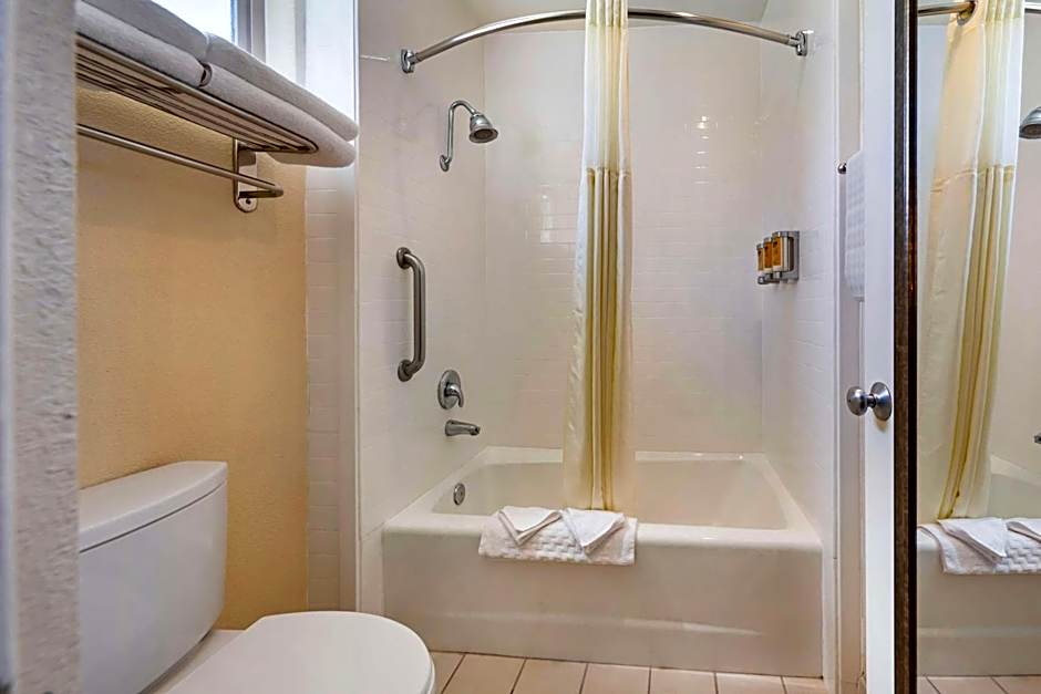 Best Western Plus Black Oak