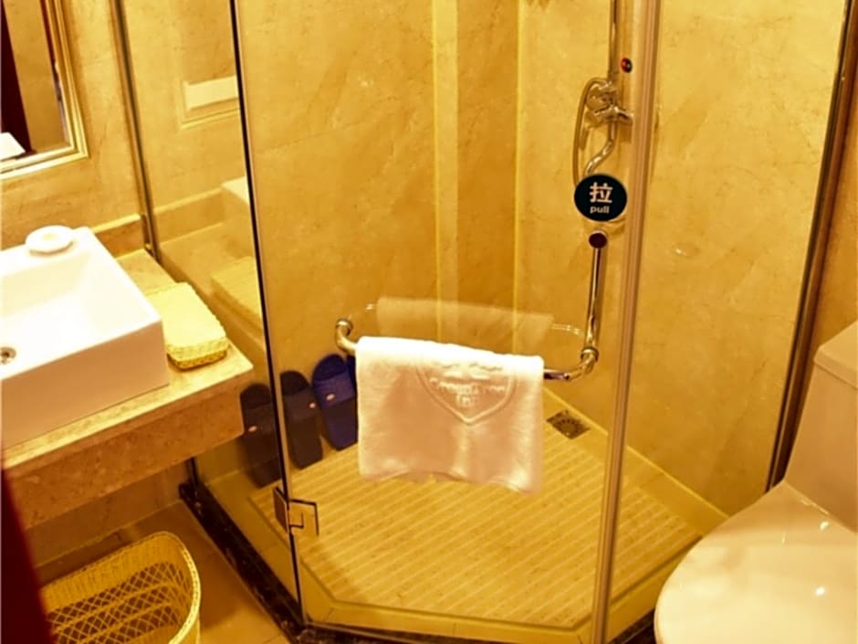 GreenTree Inn Jiangxi Shangrao Qianshan Ehu Avenue Express Hotel