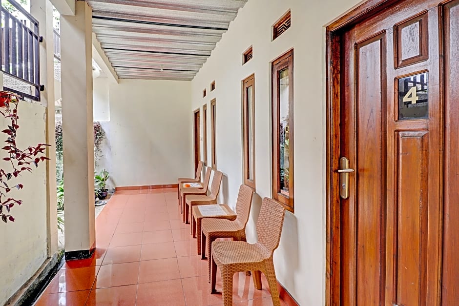 OYO 90454 Adinda Homestay Cibodas Lembang