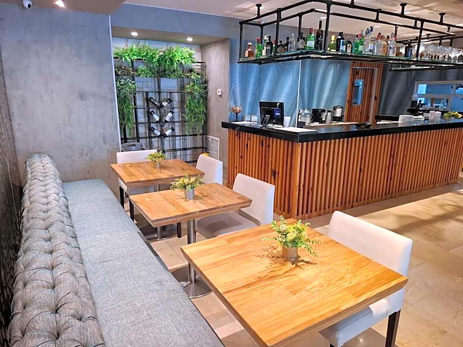 Washington Plaza by DOT Premium