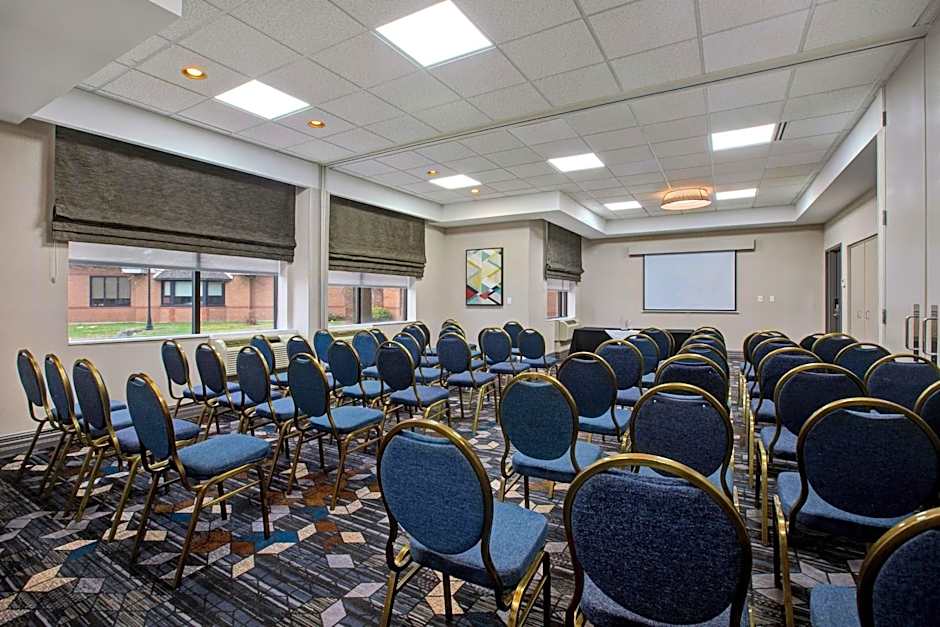 Four Points By Sheraton St. Catharines Niagara Suites