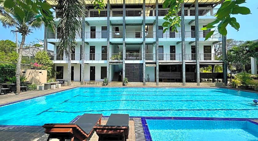 Olanro Negombo Hotel