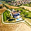 ISA-Farmhouse with swimming-pool just 20 minutes from Arezzo, apartments with panoramic views
