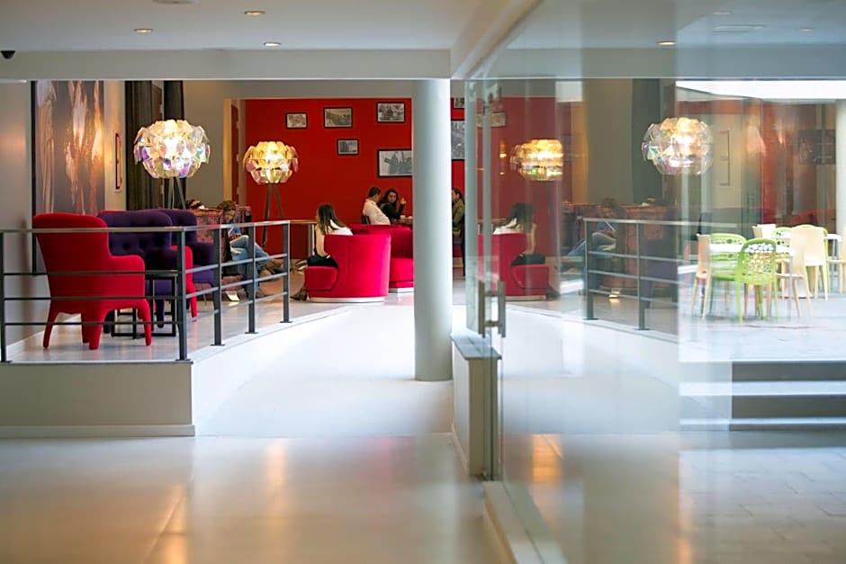 Regency Way Montevideo Hotel