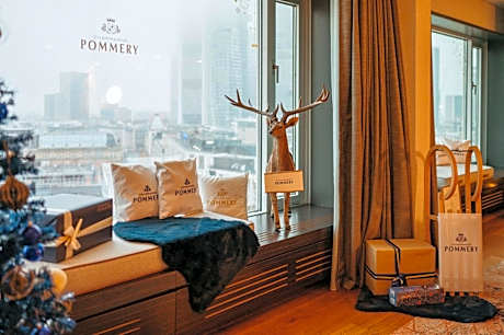 Pommery Christmas-Themed Penthouse Suite