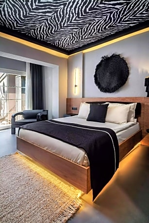 Select Suite