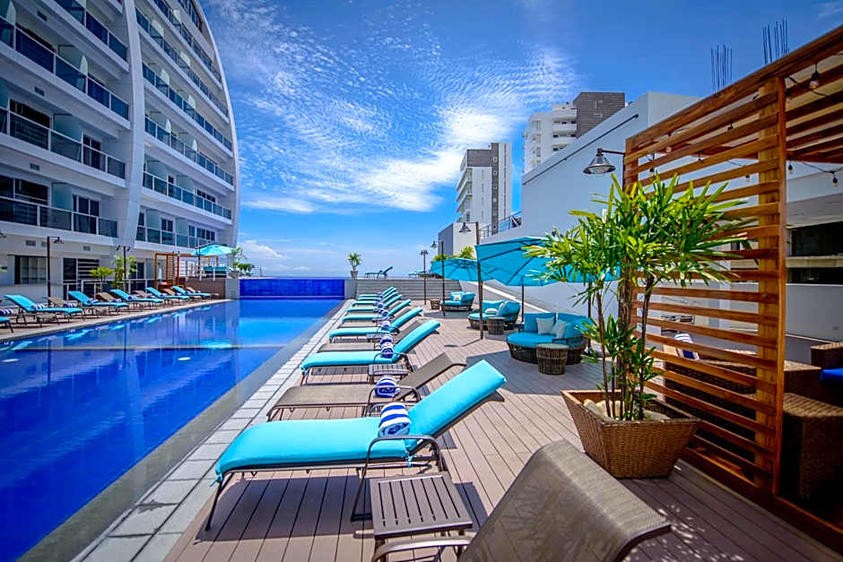 Wyndham Manta Sail Plaza Hotel and Convention Center