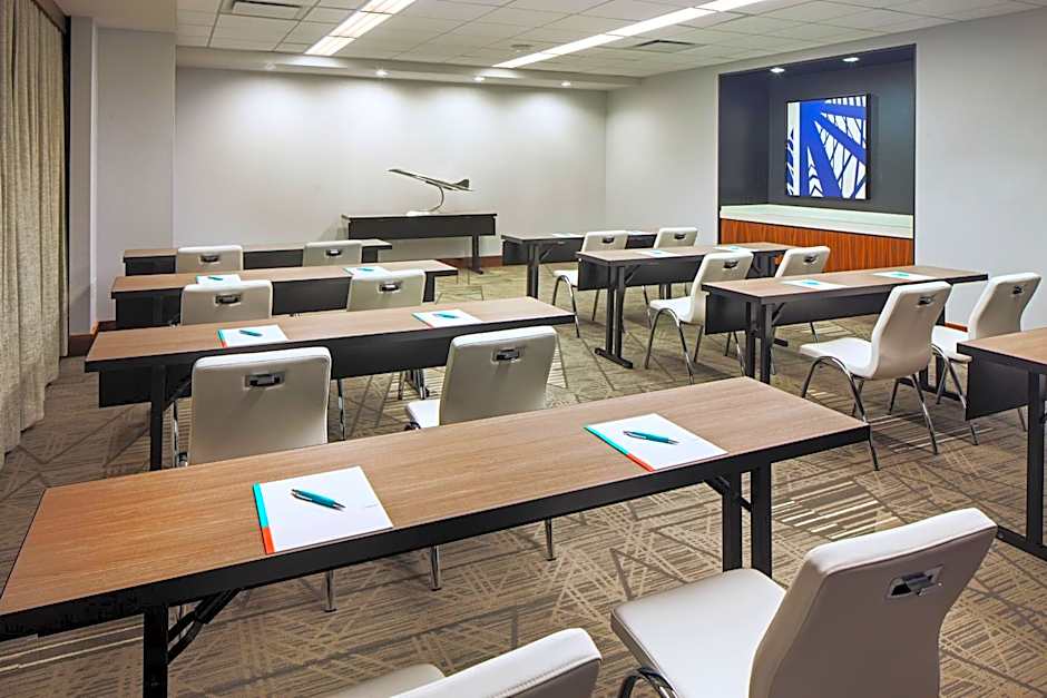 Le Meridien Houston Downtown