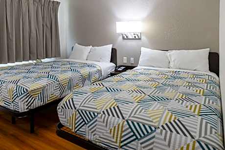 Deluxe Quadruple Room - Non-Smoking