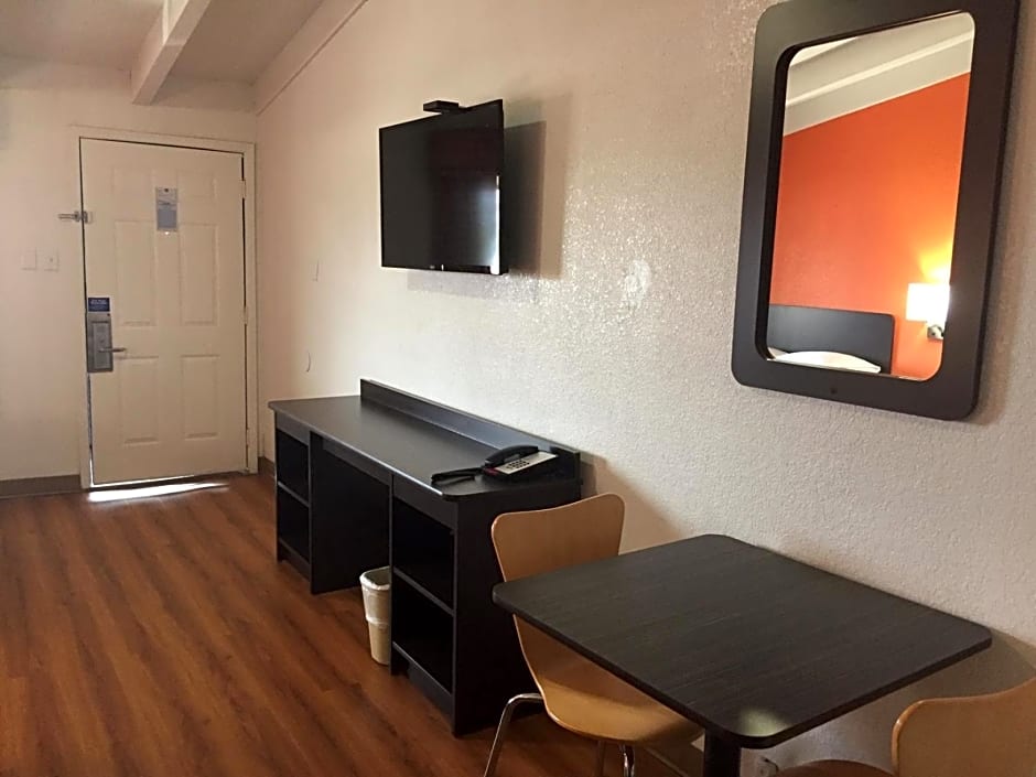 Motel 6-Waco, TX