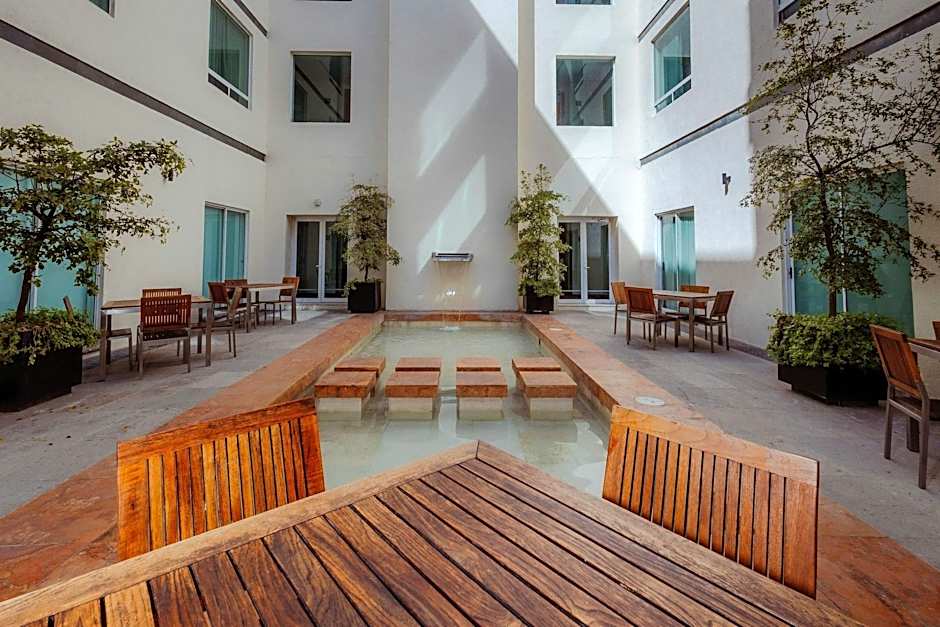 Sheraton Leon