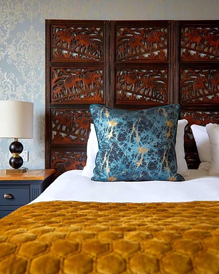 The Christopher Hotel Bar and Grill