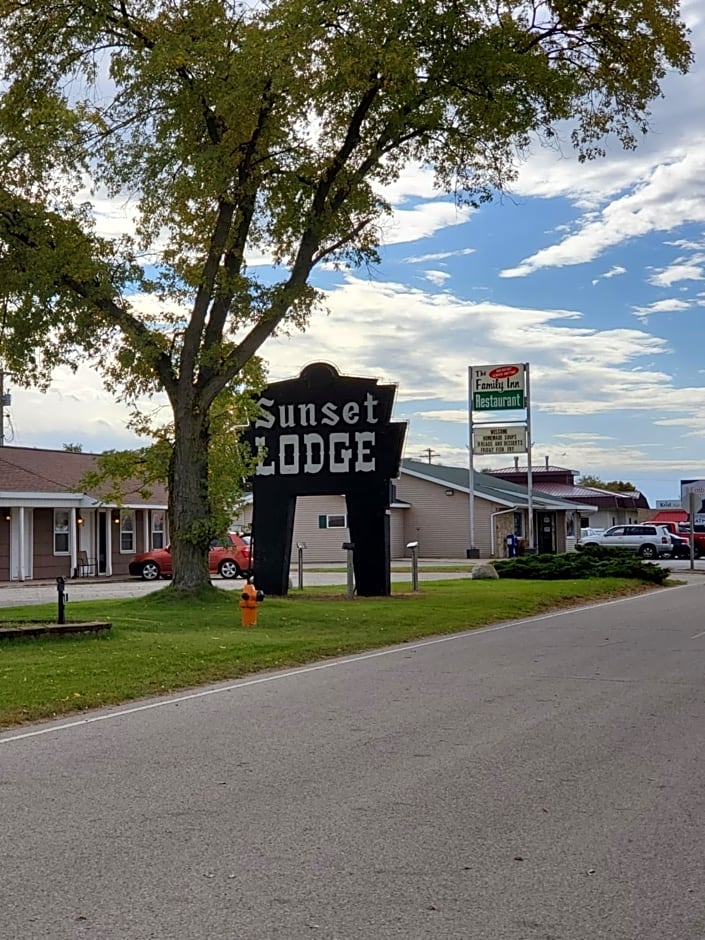 Sunset Lodge Escanaba