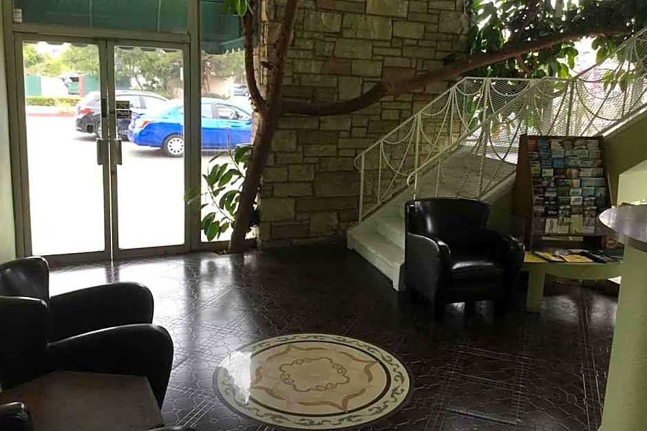 Bevonshire Lodge Motel