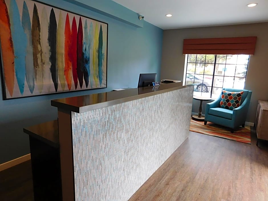 Wave Street Inn