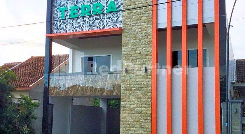 TERRA Guesthouse JEC Mitra RedDoorz