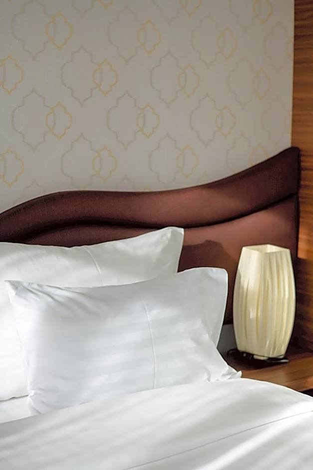 Photo 1 of 5 of Superior 1 King Bed