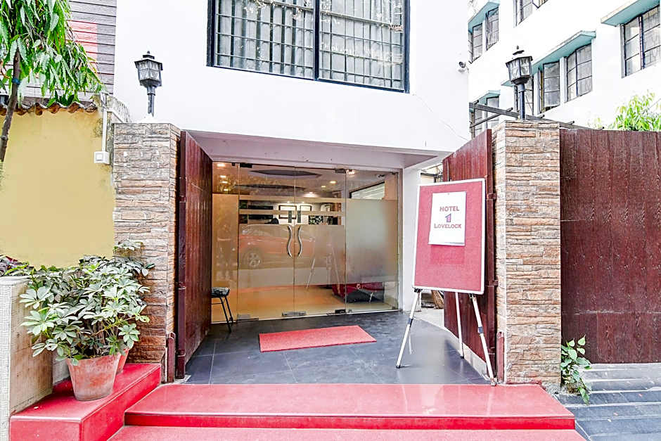 FabHotel Ballygunge Luxury - Behind Punjab Club