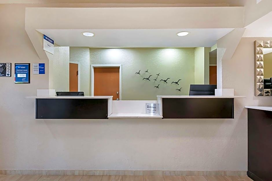 Best Western Edgewater Inn