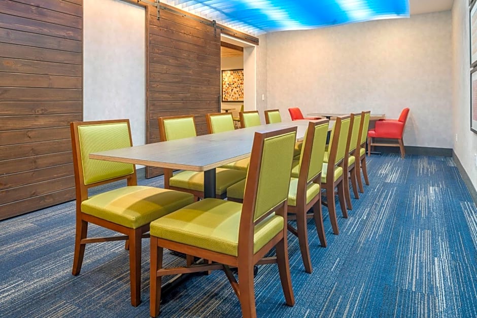 Holiday Inn Express Hotel & Suites Macon-West By IHG