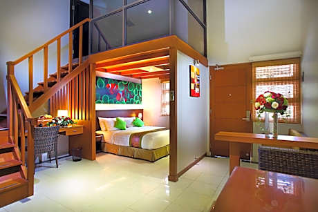One-Bedroom Executive Suite with Business Facilities