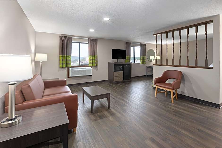 Super 8 by Wyndham Summersville