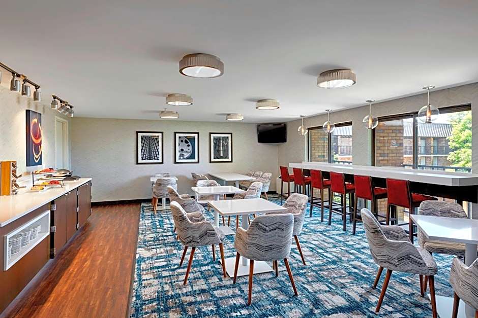 Sheraton Milwaukee Brookfield
