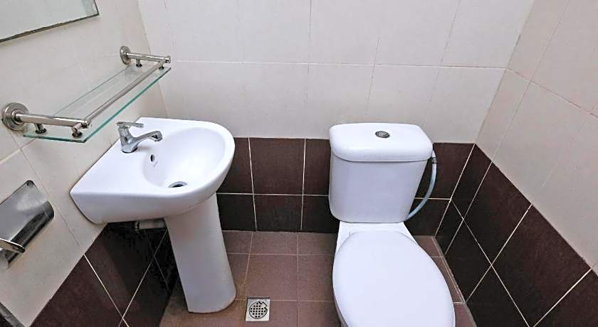 Super OYO 707 Ayuni Hotel