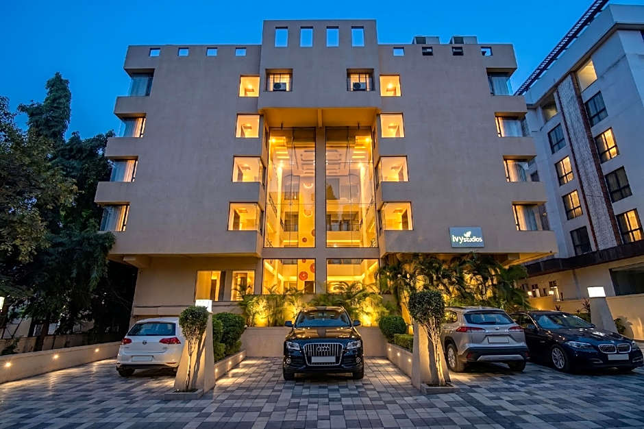 Hotel Lotus Ivy Studios Near Pune Airport