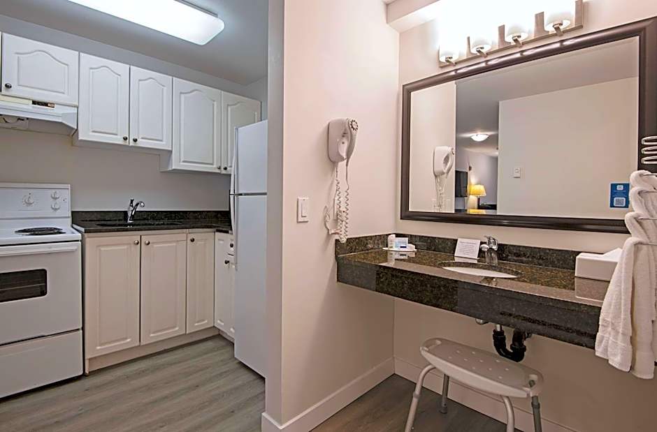 Travelodge by Wyndham Kamloops Mountview