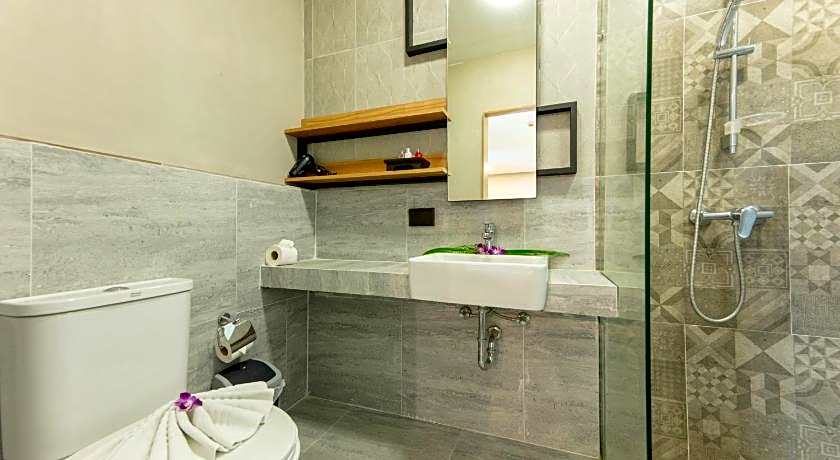 Sky Wave Patong Hotel