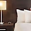Travelodge Hotel & Convention Center by Wyndham Quebec City