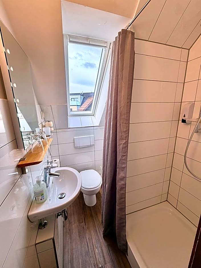 Hotel Kraus - Zentral in Bielefeld-Heepen, Gratis Parken, 24h Self Check-in