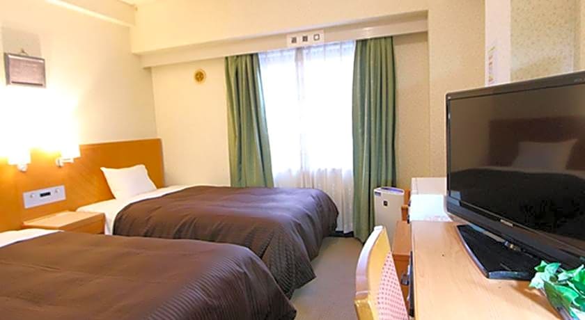 Hotel Livemax Yokohama Kannai