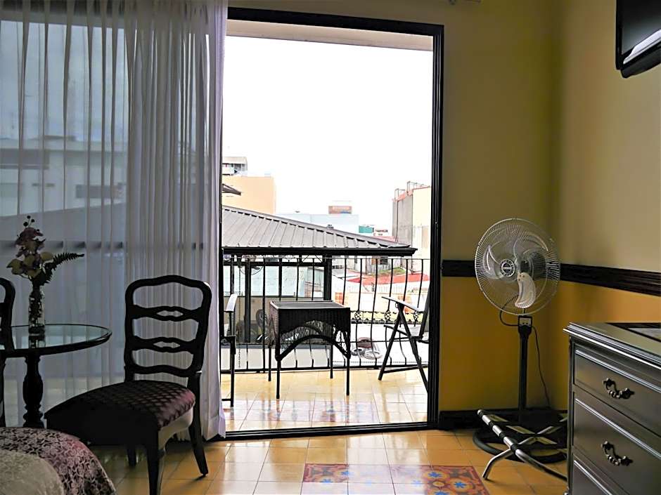 Hotel Santo Tomas / Historical Property