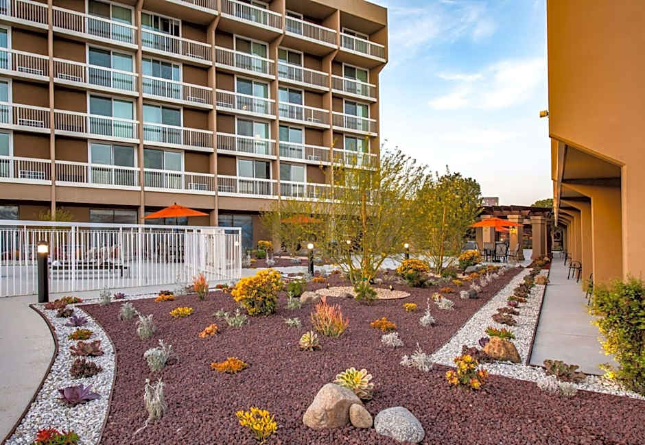 Holiday Inn Oxnard - Ventura by IHG