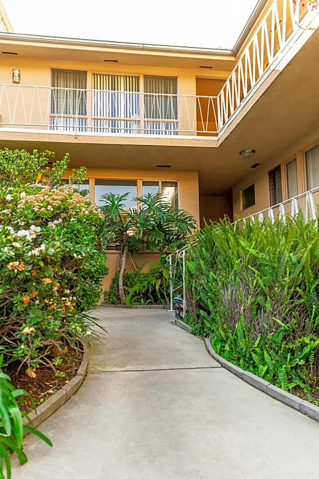 Cal Mar Hotel Suites