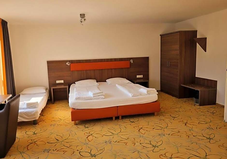 Hotel AVIVA by APOLONIA